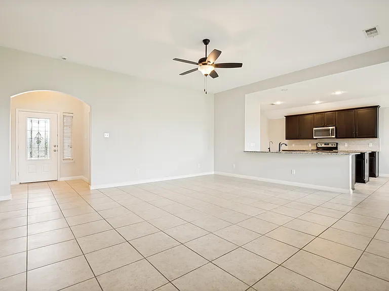 607 Shady Meadow Ln — Photo 3