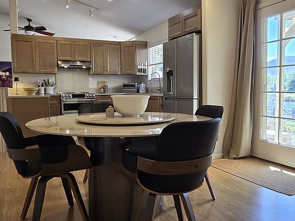 Updated kitchen with eat-in dining.