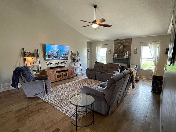 2nd image of 17032 Morgan Ave