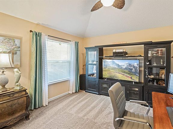 5th image of 105 Shady Bluff Ct