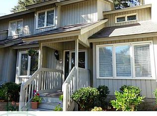 9 Island Creek Ln, Savannah, GA 31410
