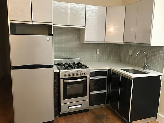 Rented by Premier Metro Realty Corp | media 1