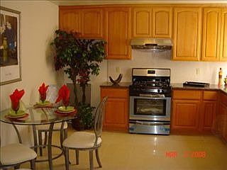 3rd image of 1555 La Salle Ave
