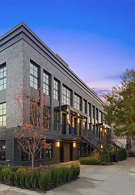 Sold by Avenue Sotheby's International Realty | media 27