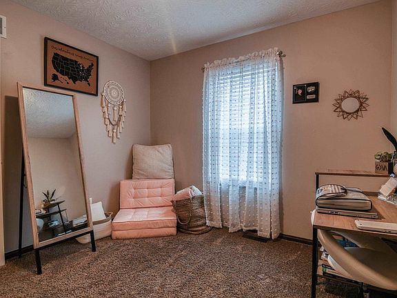 5th image of 539 Rosebud Cir