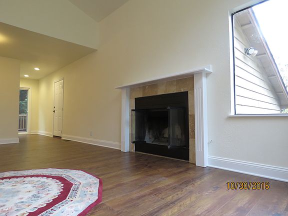 4th image of 26019 Pioneer Way NW