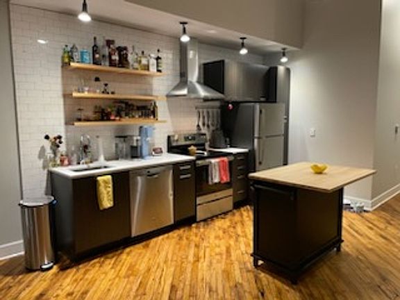 5th image of 2570 Farnam St Unit 204