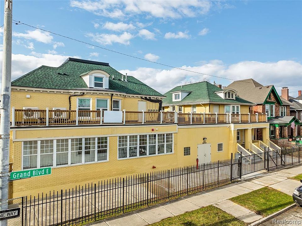 1st image of 799 E Grand Blvd #10