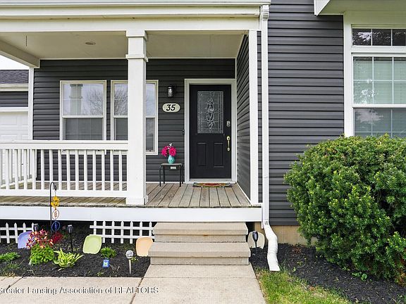 3rd image of 35 Lilac Ln