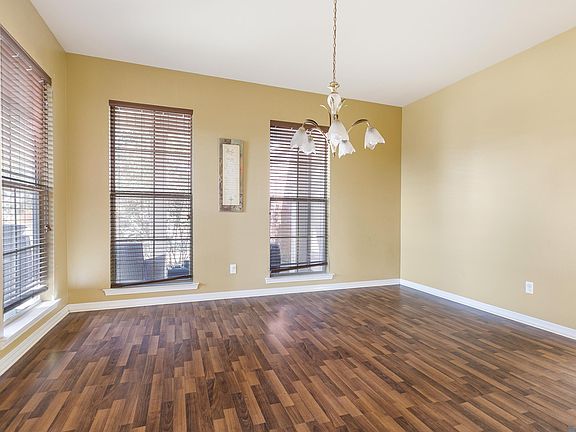 2nd image of 20006 Bur Oak Dr