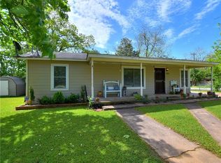 211 W Austin St, Elgin, TX 78621