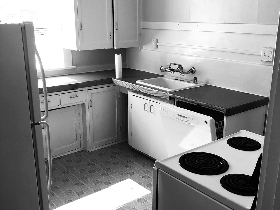 1st image of 2106 1/2 Dexter Ave N