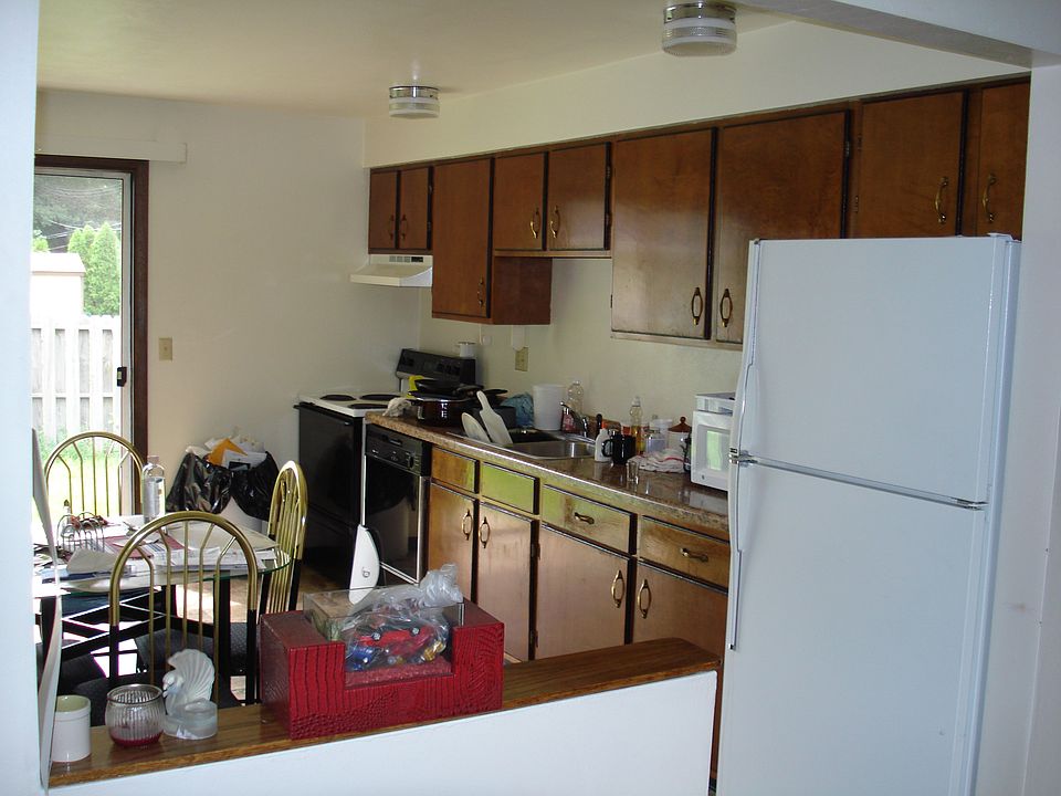 2nd image of 237 S Lynndale Dr
