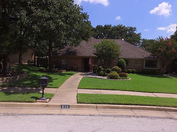 3rd image of 829 Mayfair Hill Ct