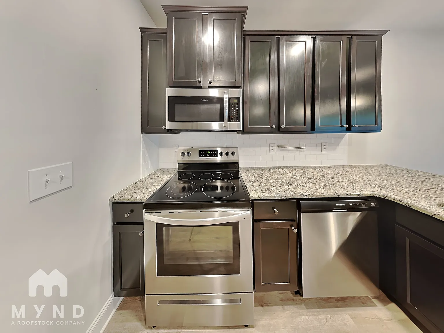 3 bed, 2.5 bath, 1572 sqft, $1,875 — Photo 4