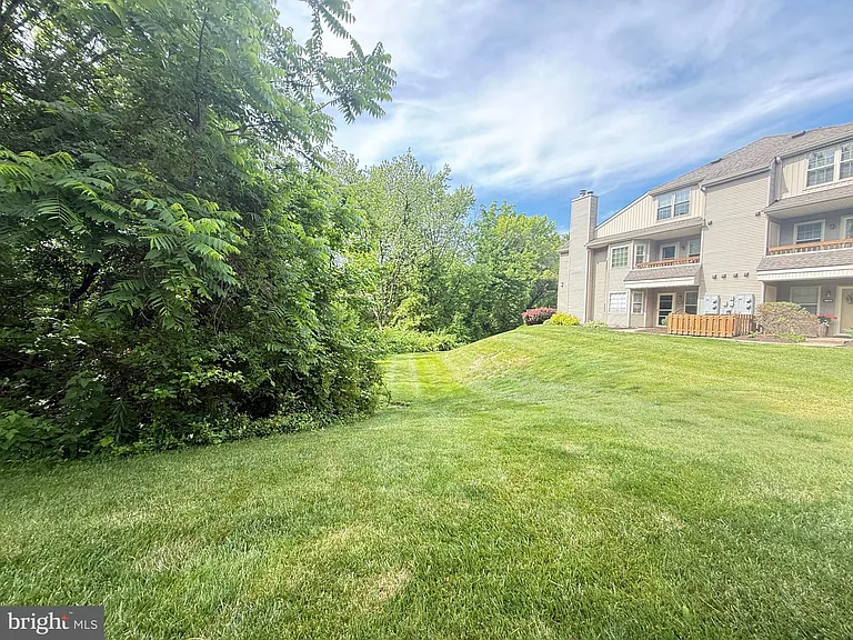 3705 Waltham Ct — Photo 16
