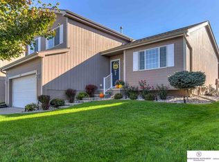 6127 S 190th Ter, Omaha, NE 68135