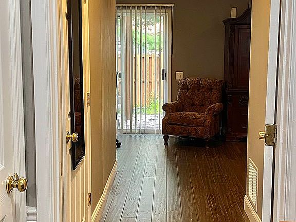 3rd image of 1213 Cypress Tree Pl