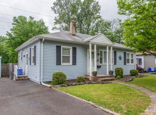 15 Valley Brook Dr, Middlesex, NJ 08846