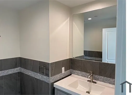 7140 S La Tijera Blvd #200 — Photo 11