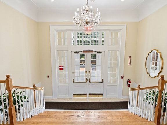 4th image of 52 Sanborn St APT 202