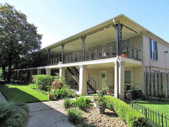 Through out the grounds you will be pleasantly greeted with lush and colorful landscaping. Classic New Orleans Architecture in the Orleans and wrought iron, brick and stucco finishes through out the complex. All take you away from the city and yet yo