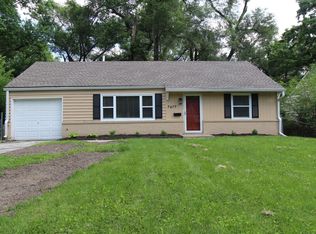 7677 High Dr, Prairie Village, KS 66208