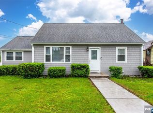 29 Duffus Ave, Totowa, NJ 07512