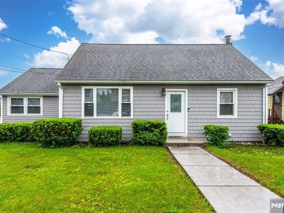 29 Duffus Ave, Totowa, NJ, 07512