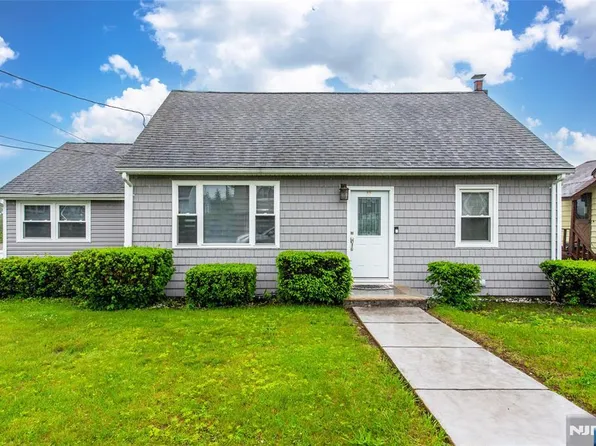 29 Duffus Ave, Totowa, NJ 07512