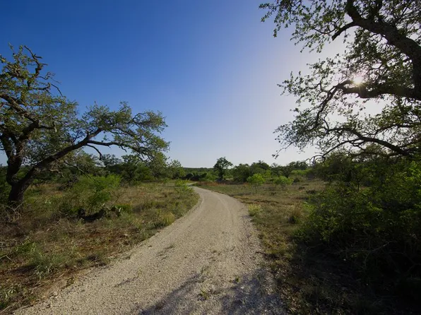 6 Slate Rock Rd, Willow City, TX 78675