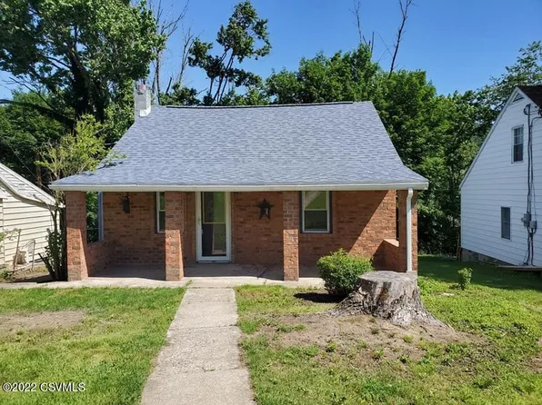 1739 W Pine St, Coal Township, PA 17866