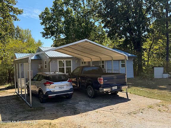 3rd image of 289 Saint Paul Rd