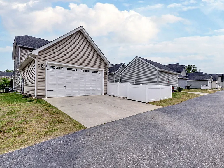 6122 Pricket Rd — Photo 45