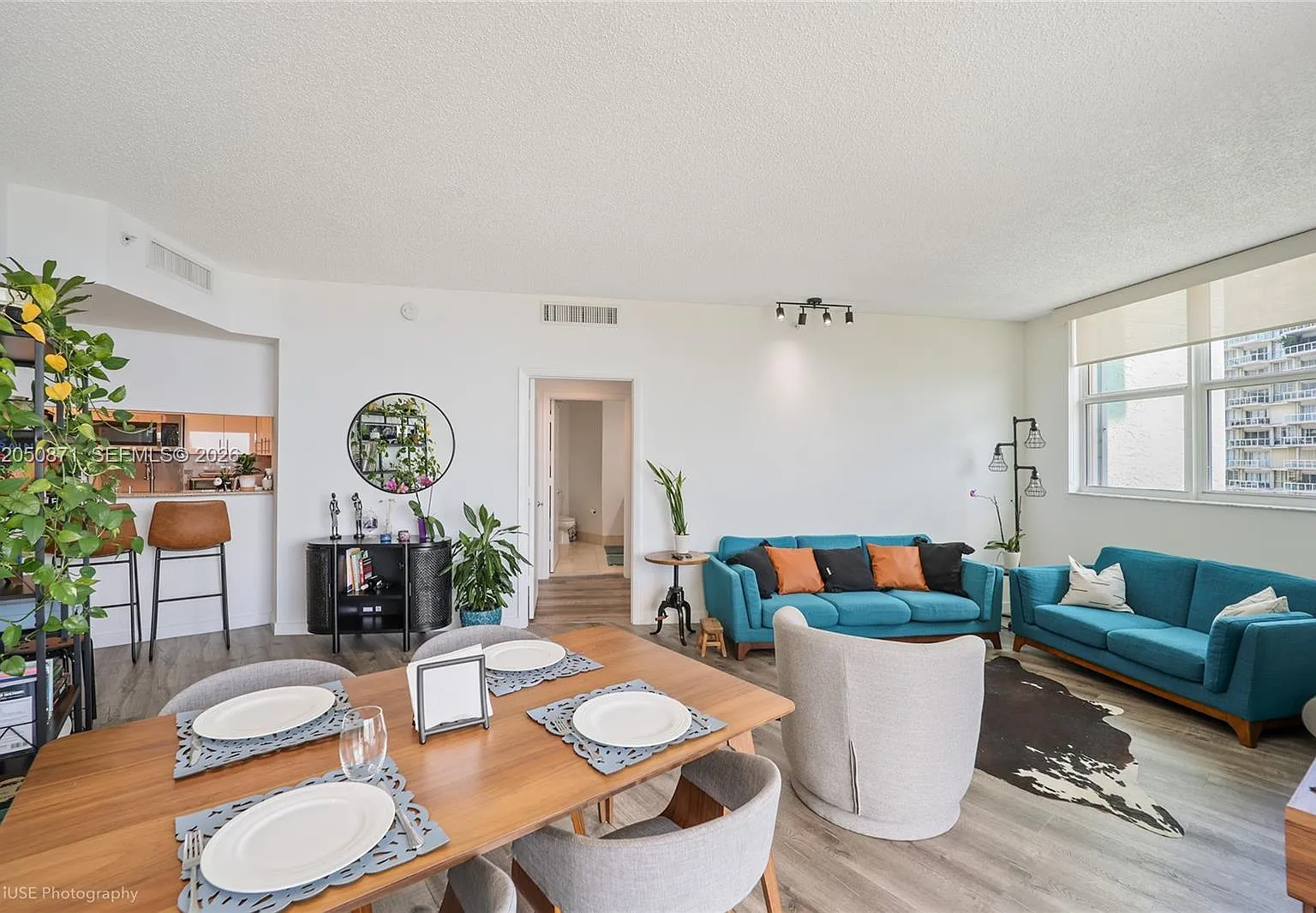 The Metropolitan Condo — Photo 2