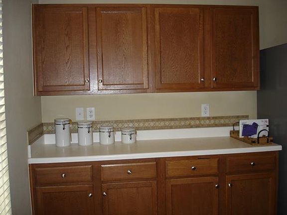 5th image of 832 Cathy Dr