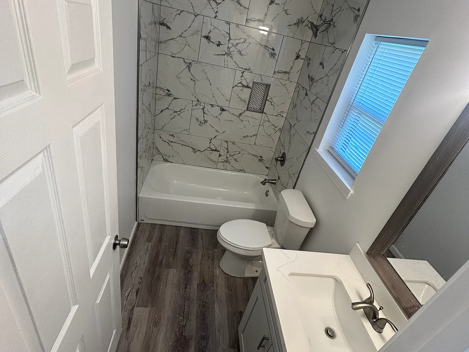 1016 Silver Lilly Ln — Photo 2