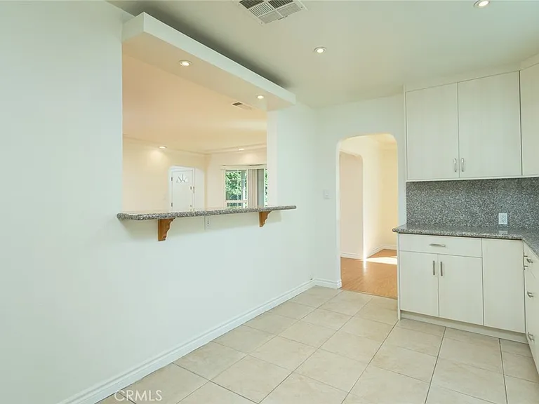 2111 N Verdugo Rd — Photo 22