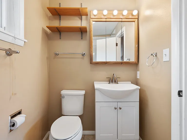 1221 Mount View Ln — Photo 11