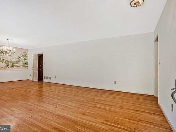 3rd image of 4111 Halifax Ct
