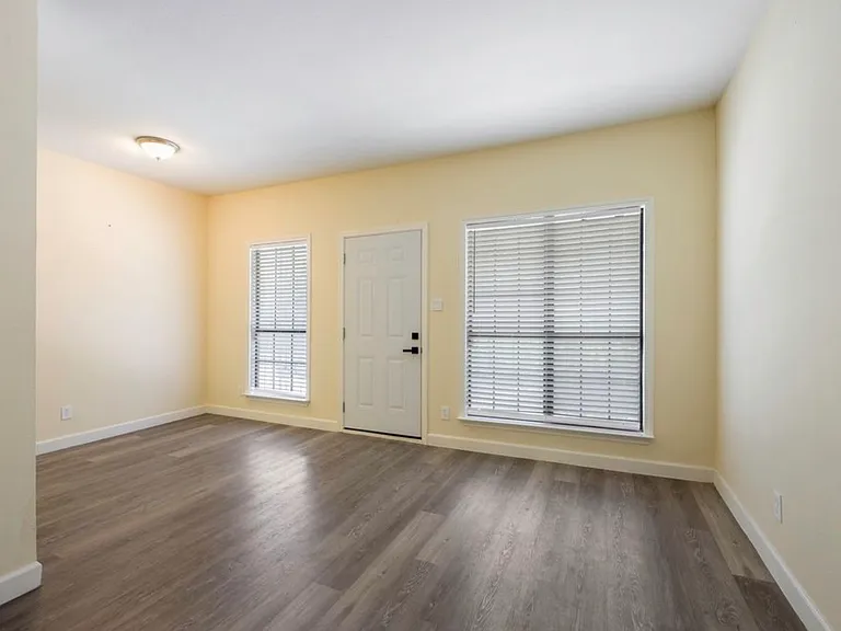 4623 Gaston Ave #7 — Photo 5