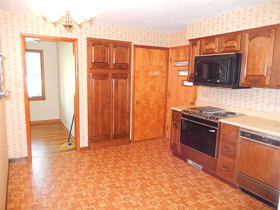 4th image of 1415 W Temperance St