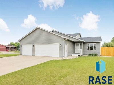 512 Augustana Ave, Harrisburg, SD, 57032