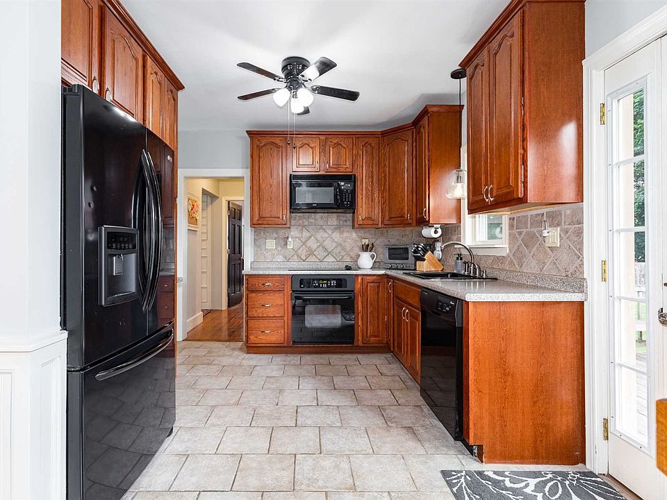 28 Overocker Rd, Poughkeepsie, NY 12603 Zillow