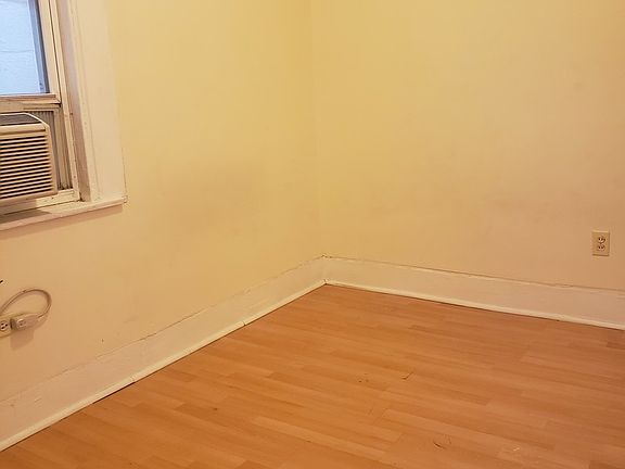 4th image of 1546 W North Ave #2