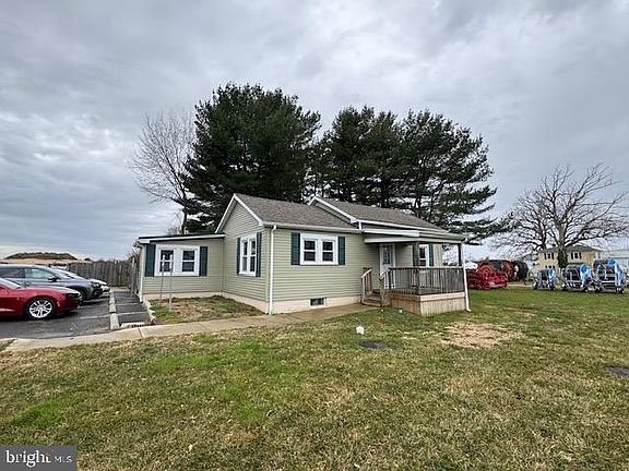 2nd image of 2185 E Wheat Rd Unit D