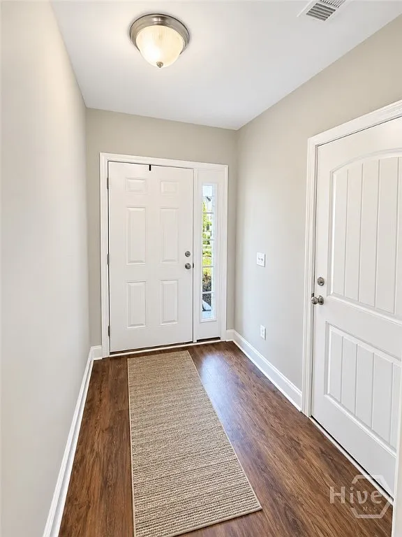 3 bed, 2.0 bath, 1940 sqft, $2,100 — Photo 2