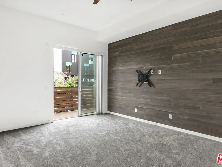 1045 Manzanita St — Photo 18