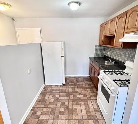 2nd image of 372 White St APT B6