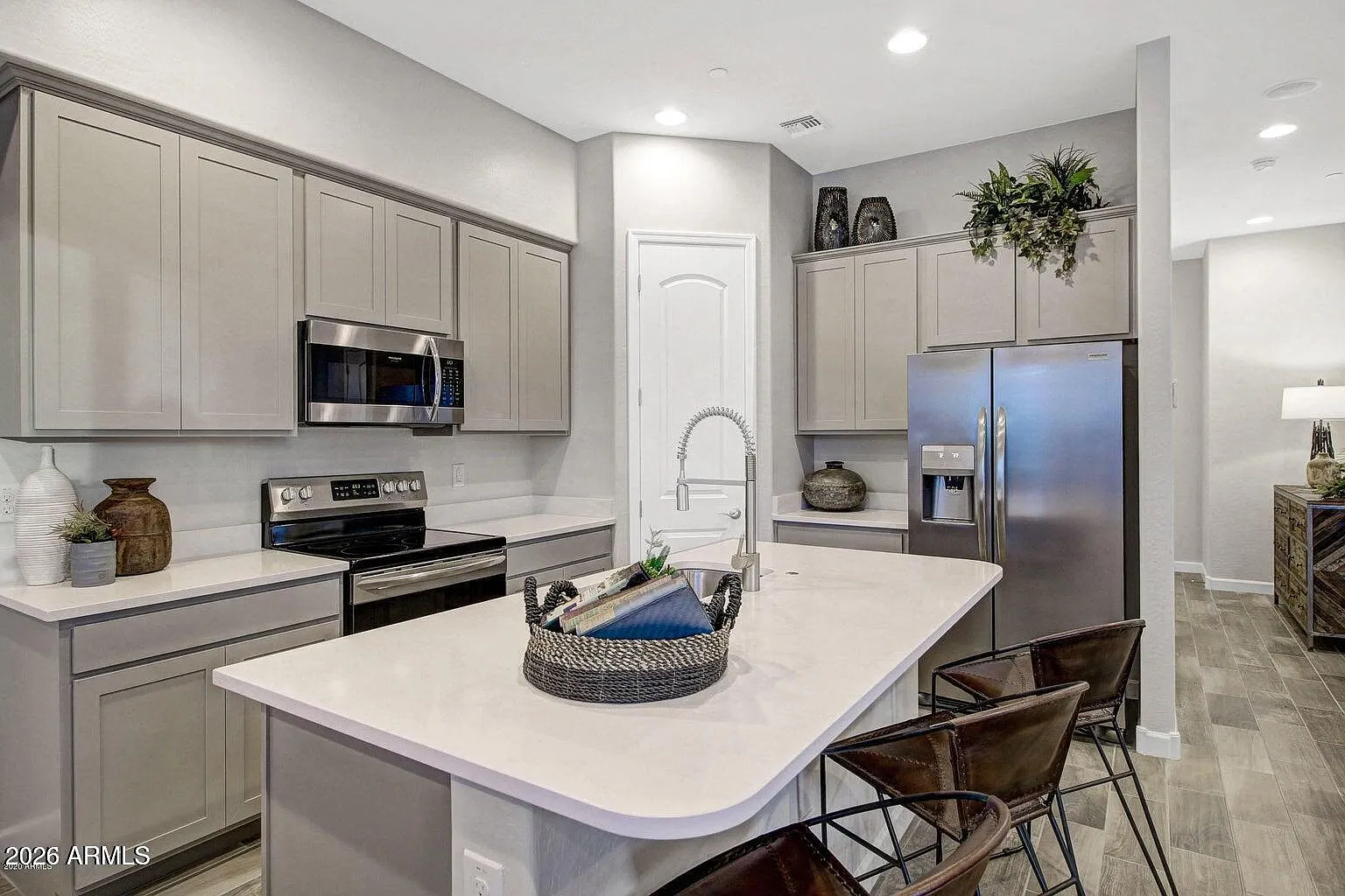 4 bed, 3.5 bath, 1838 sqft, $3,000 — Photo 4